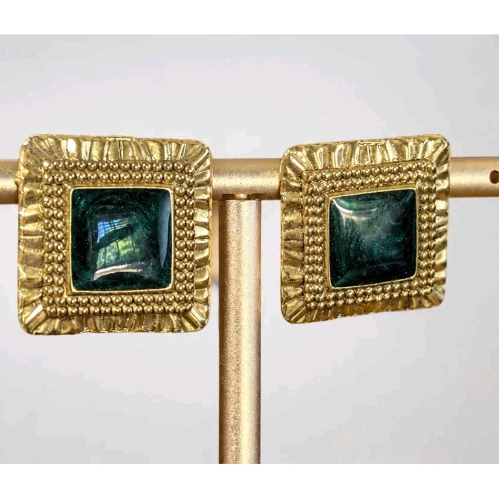 Vintage Green Square Earrings Enamel Gold Tone Pierced Studs E-TN15